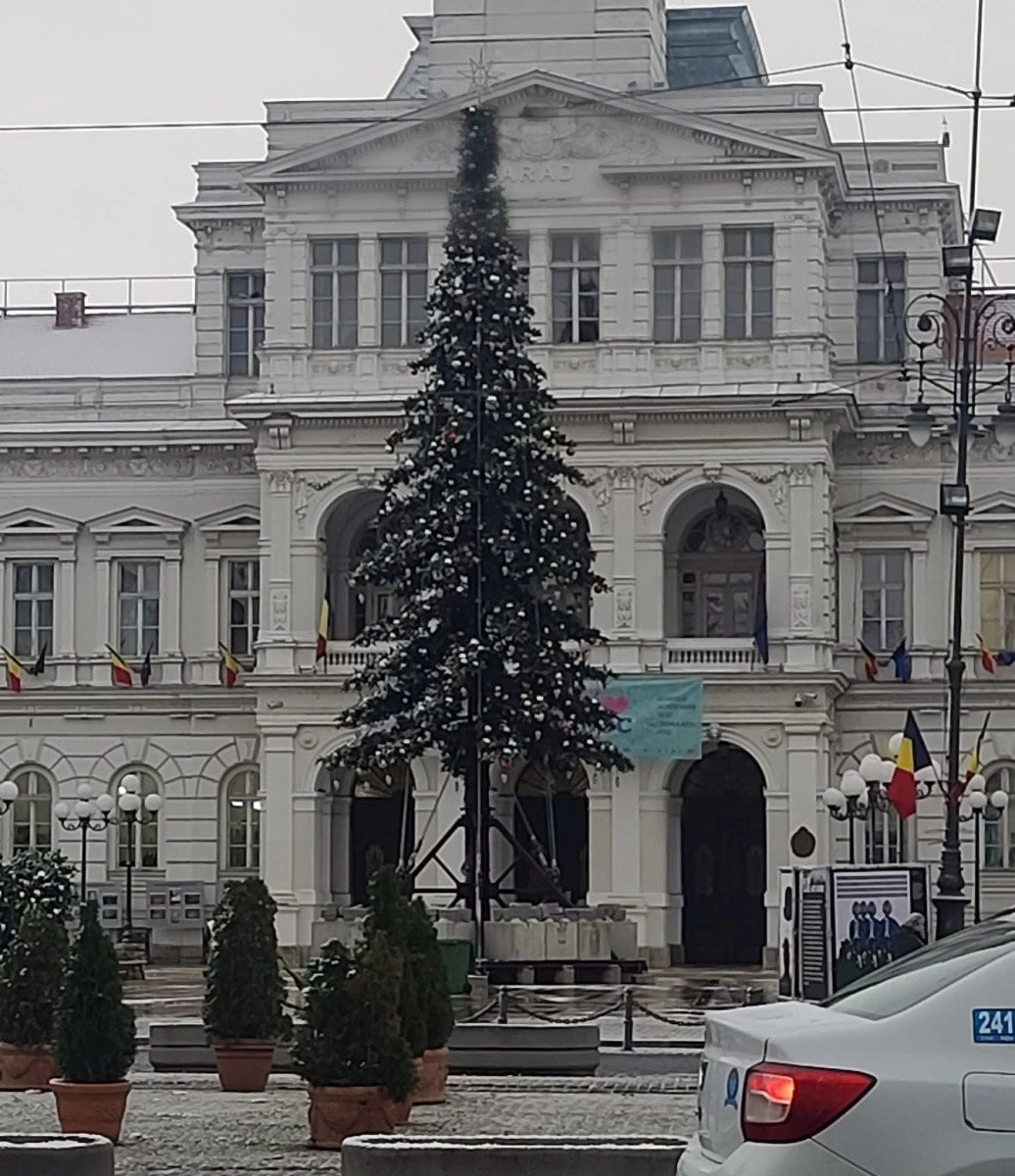Festivitatea de aprindere a iluminatului festiv va avea loc marți, în centrul Aradului