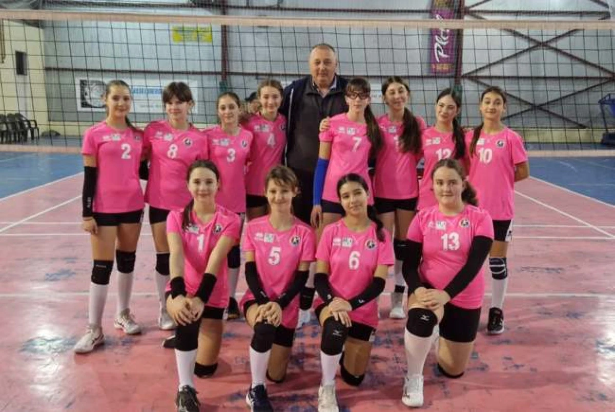 Fetele de la CS ProVolei au avut, la Lipova, turneu U14 de minivolei