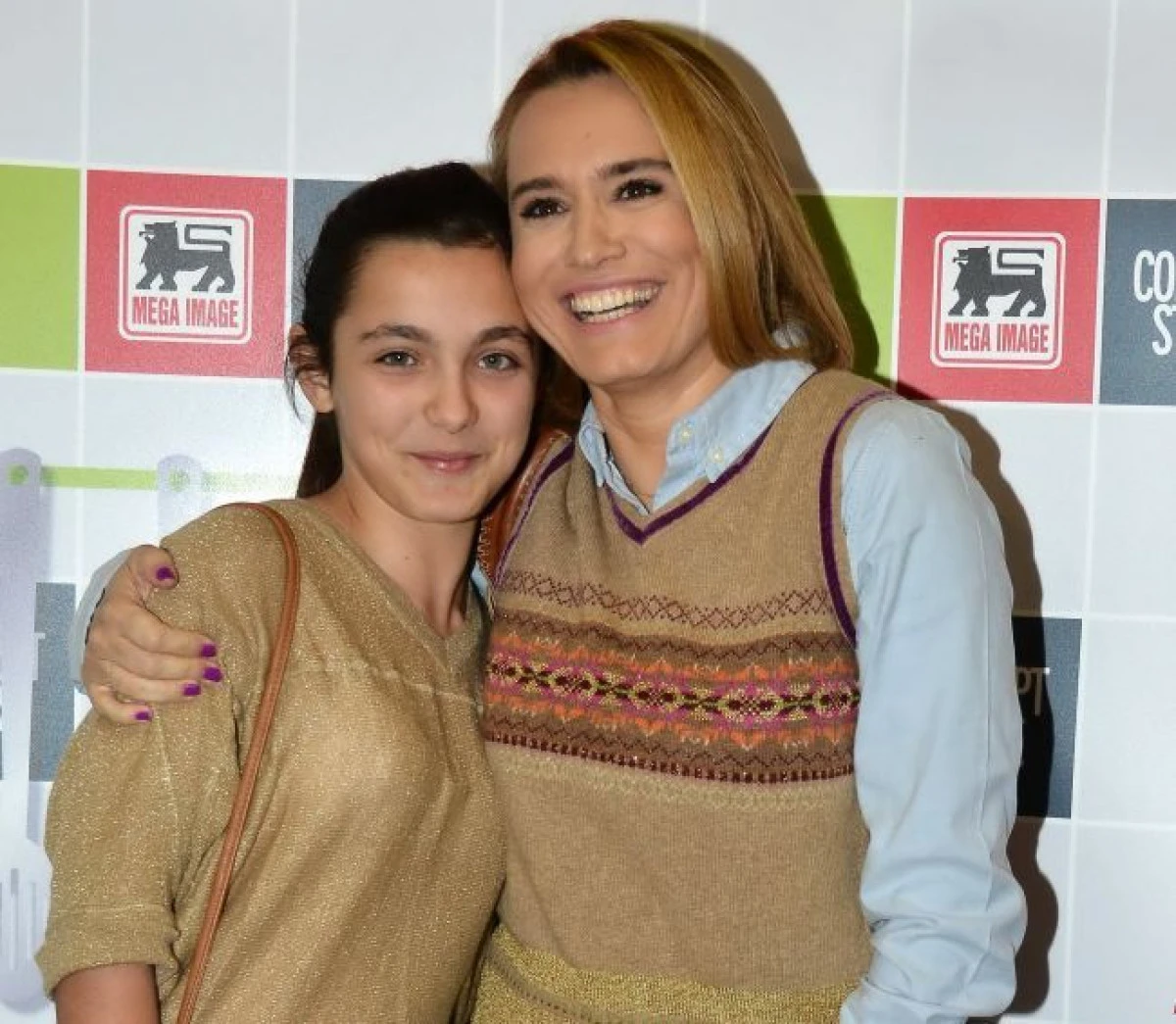 FIICA ANDREEI ESCA, GAZDA UNEI EMISIUNI PENTRU COPII!