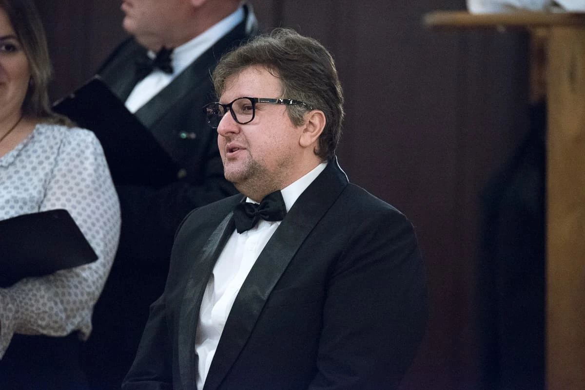 Filarmonica stă pe un butoi cu pulbere. Dirijorul Robert Daniel Rădoiaș trage un semnal de alarmă