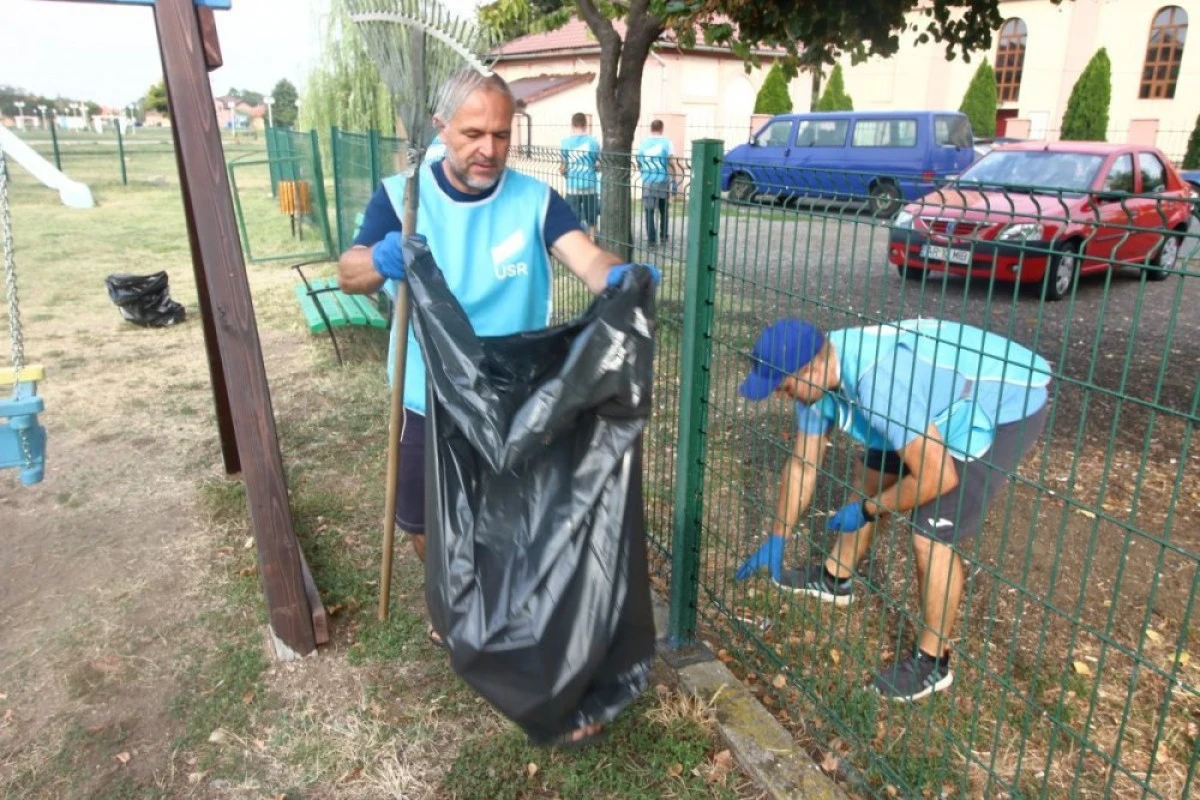 Flavius Dumitraș: ”USR Arad se îngrijește de locurile de joacă”