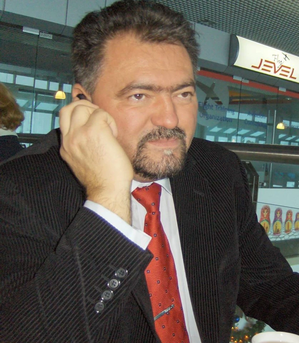 FLORIN REMETAN: "PONTA MINTE ROMANII CU REDUCEREA CAS!"