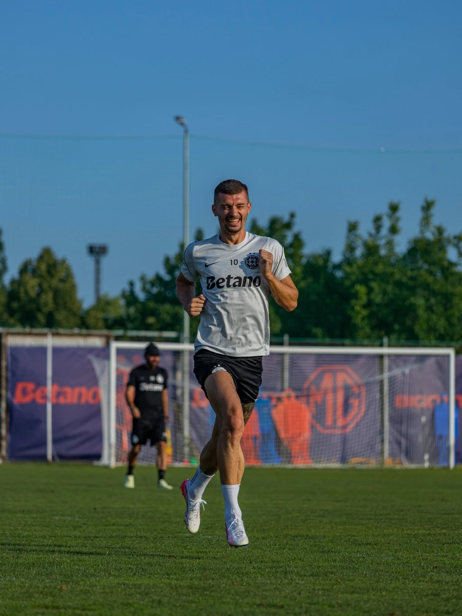 Florin Tănase și Vali Crețu, excluși din lotul FCSB pentru meciul cu UTA