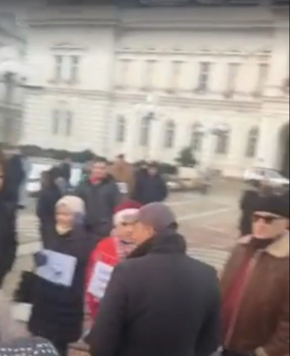 Foarte puţini arădeni au ieşit la protestele de duminică seara
