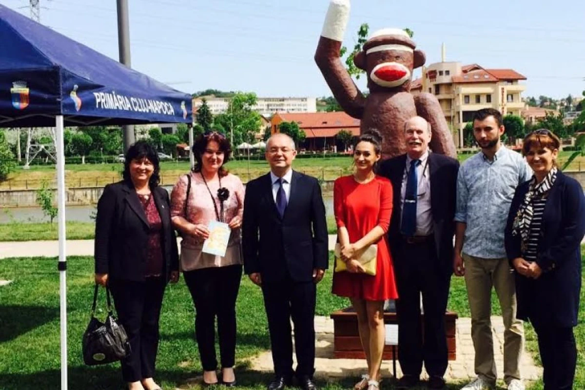 FOSTUL PREMIER EMIL BOC A INAUGURAT O ... MAIMUTA (VIDEO)