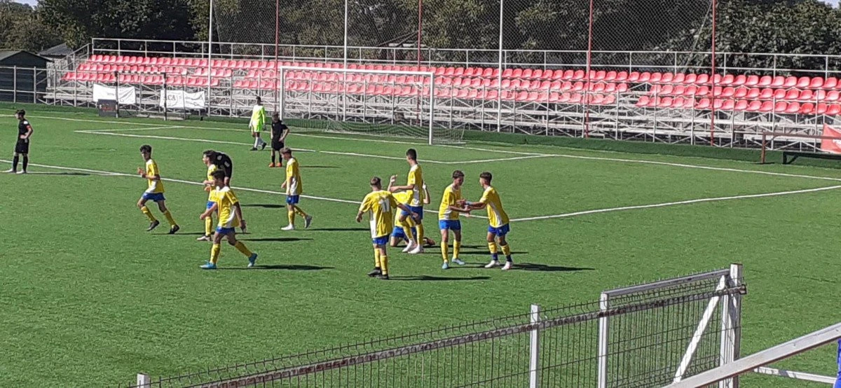 Fotbaliștii U17 ai Gloriei Arad au obținut a doua victorie, duș rece la U19