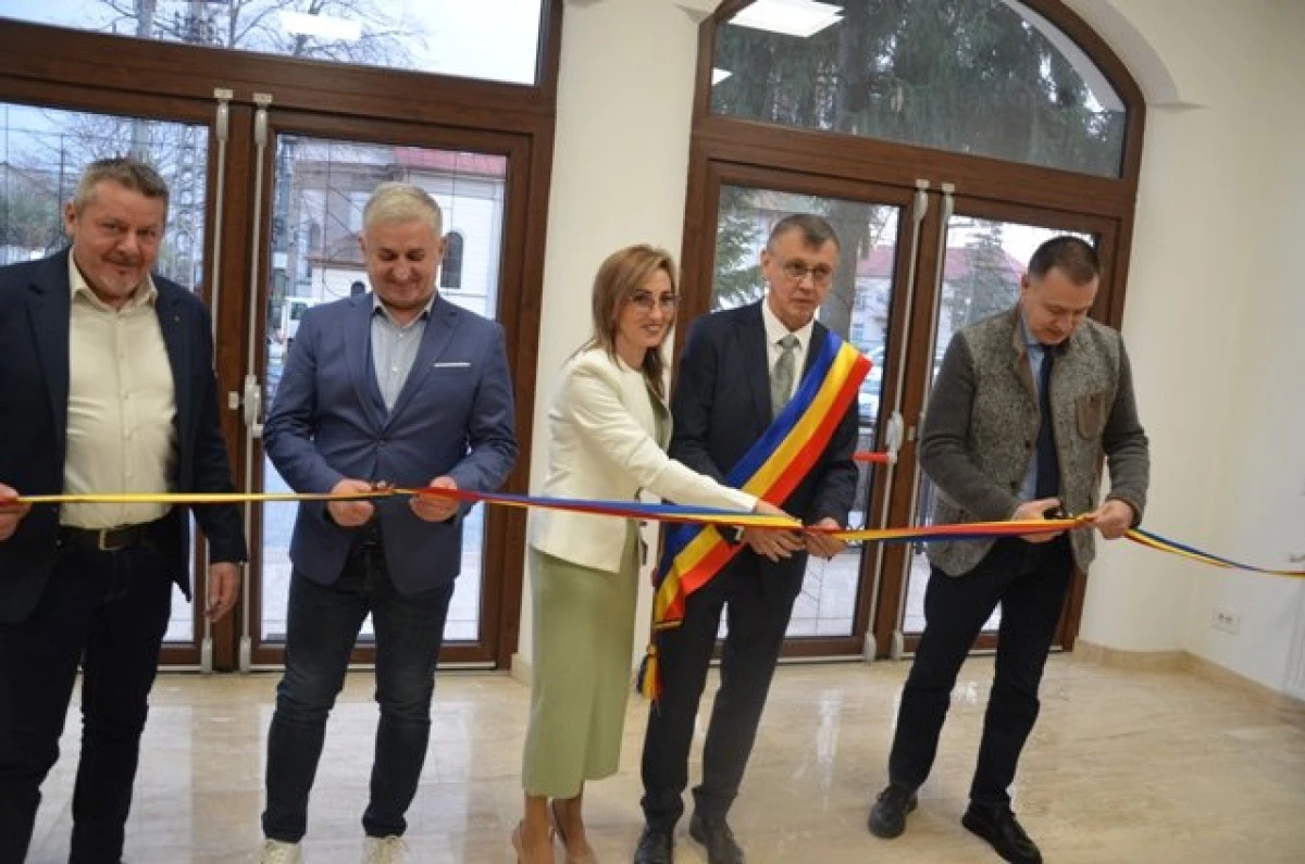 (FOTO) A fost inaugurat Căminul Cultural din Păuliș, care a găzduit un prim eveniment - Concertul de Colinde dedicat Nașterii Domnului