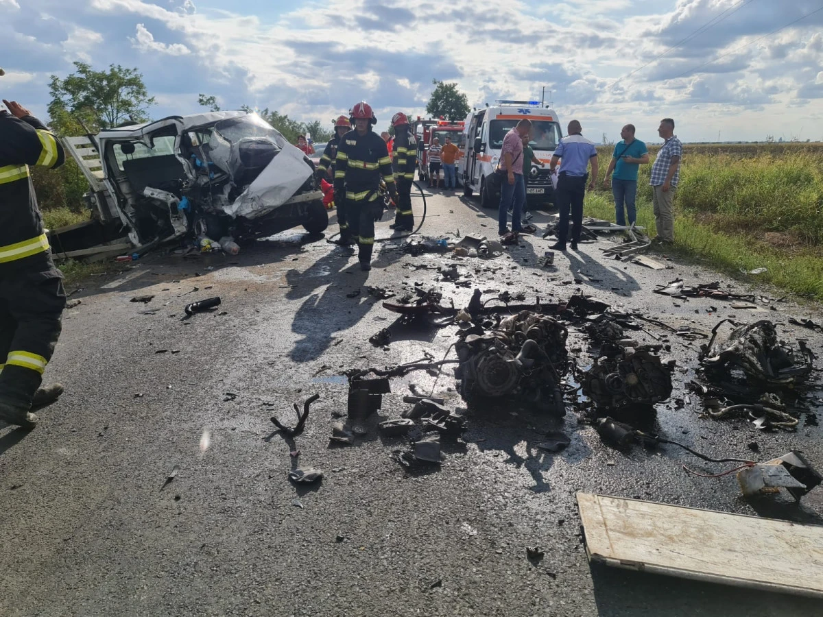 (FOTO) Accident cumplit, cu opt victime, pe drumul Arad-Horia