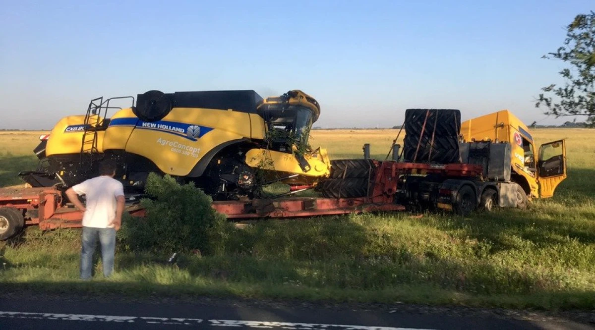 (FOTO) Accident grav pe DN79, cu mai multe victime