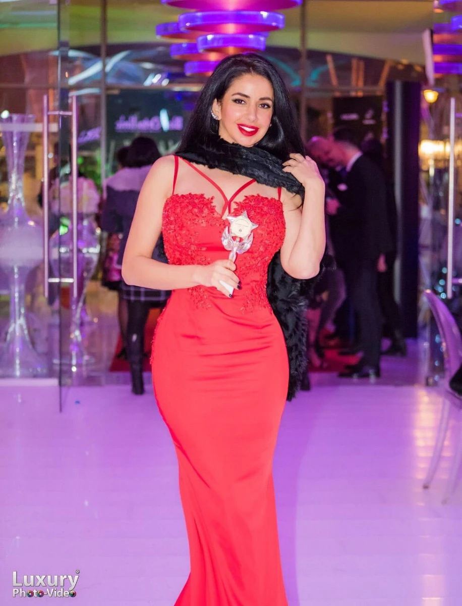 (FOTO) Arădeanca Felba Mona a primit premiul Designerul Anului 2018