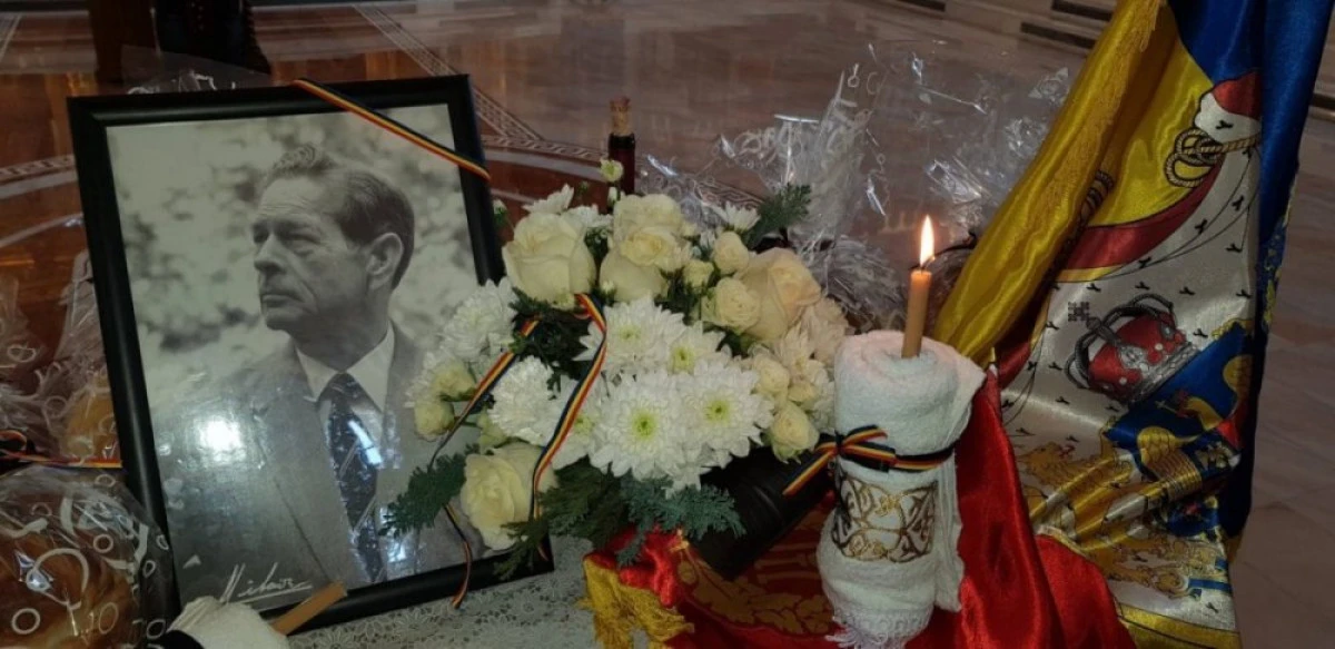 (FOTO) Arădenii l-au comemorat pe Regele Mihai, la un an de la ziua care îndolia România