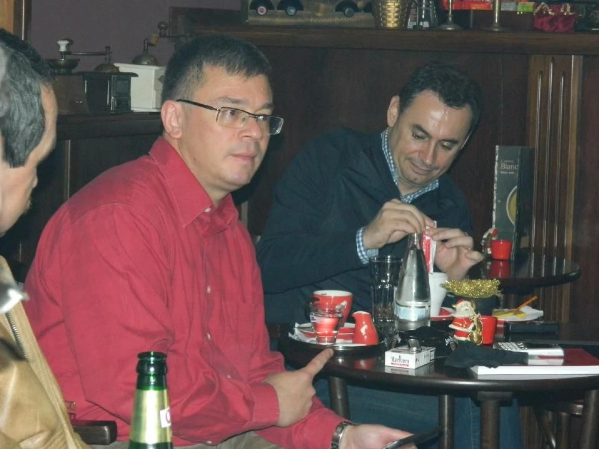 (FOTO) CHEF MONSTRU CU SEFUL SIE: MRU DA O MASA DE MULTUMIRE PENTRU O MIE DE MEMBRI PNL ARAD