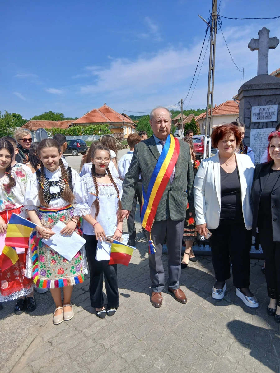 (FOTO) Comuna Cărand a sărbătorit Ziua Eroilor printr-un eveniment emoționant