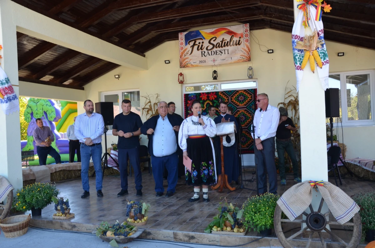 (FOTO) Fiii satului Rădești – 200 de ani pe vatra actuală și 100 de ani de la construirea bisericii