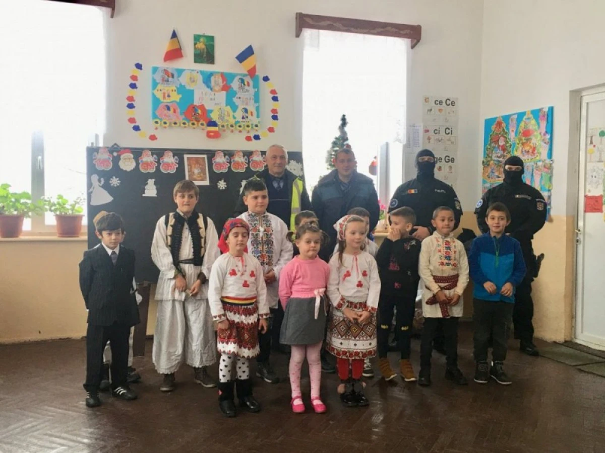 (FOTO) Inspectoratul de Poliţie Judeţean Arad a primit colindători