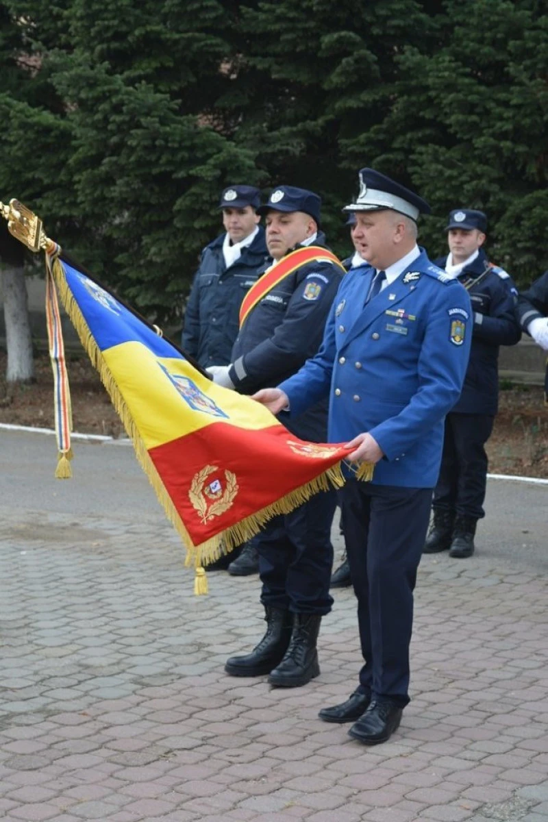 (FOTO) Jandarmeria Arad a primit un nou Drapel de Luptă