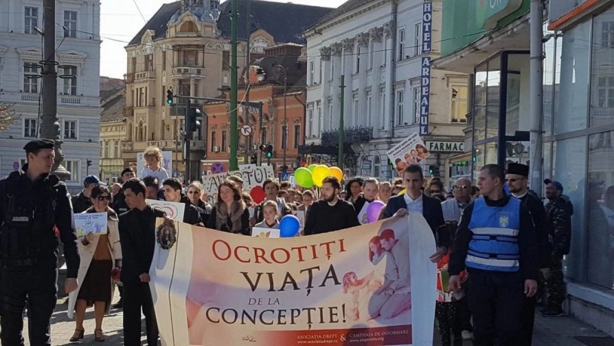 (FOTO) Marșul pentru viață 2017 a scos din casă peste 1000 de arădeni