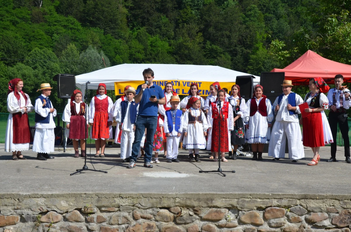 (FOTO) Nedeia de la Zimbru – Artă, tradiție și bucurie în inima Gurahonțului