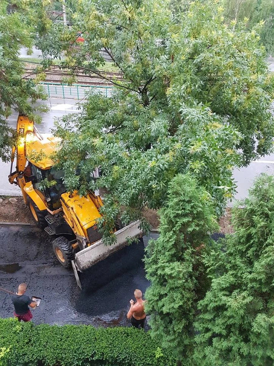 (FOTO) Nicio ploaie fără asfaltare! Sloganul preferat al administrației Falcă