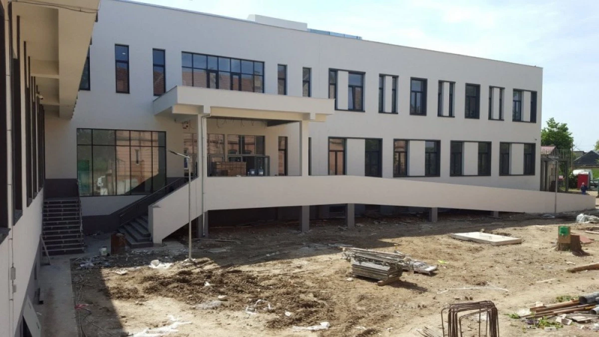 (FOTO) Noul spital din Lipova este aproape finalizat. Investiția se ridică la 5 milioane de euro