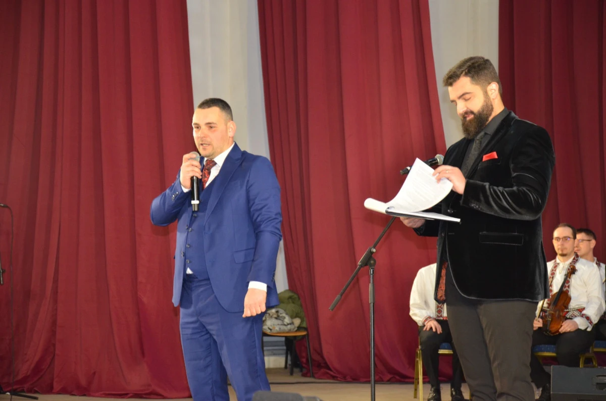 (FOTO) O nouă ediție de succes a Festivalului Concurs Național de Folclor „La Poalele Dealului Pleșa”