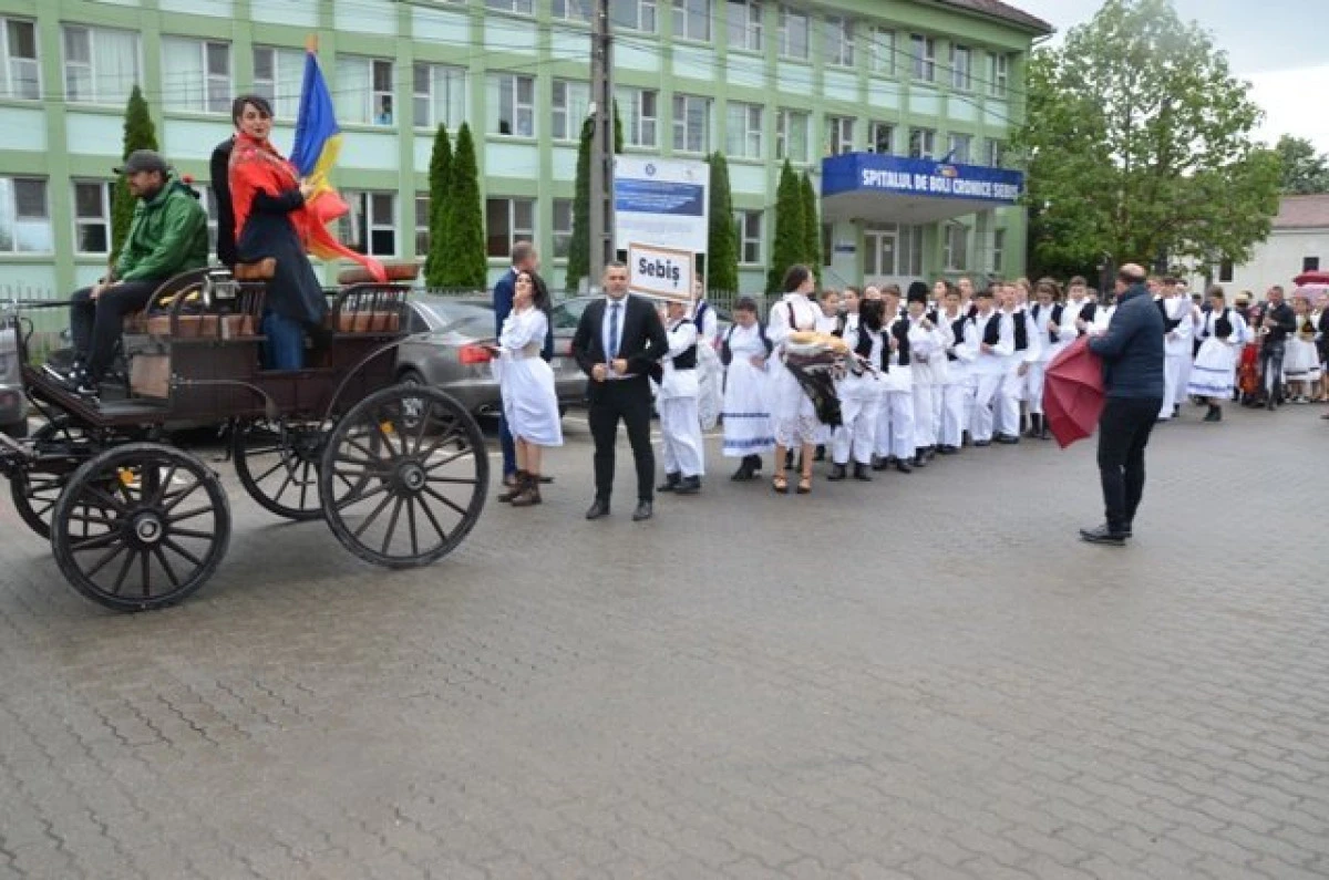 (FOTO) Parada portului popular, un nou eveniment reușit la Sebiș