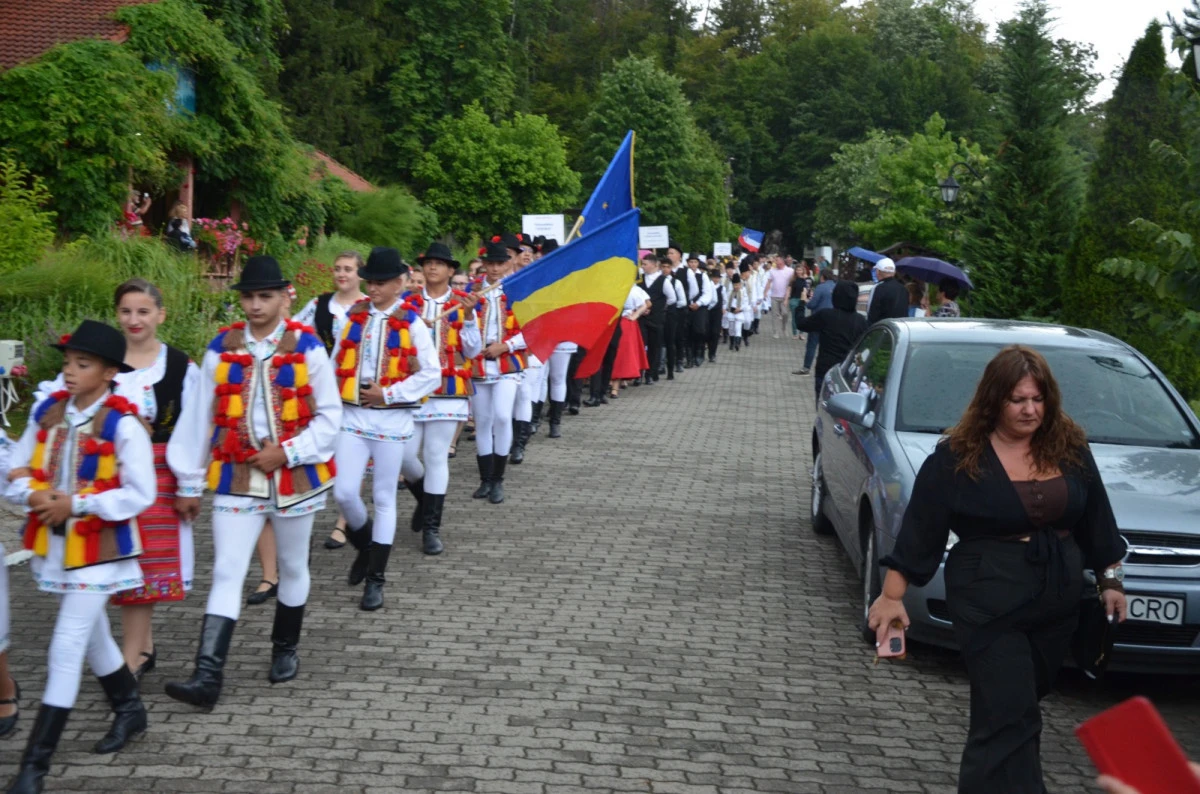 (FOTO) Primul Festival internațional de folclor din Moneasa a fost un real succes