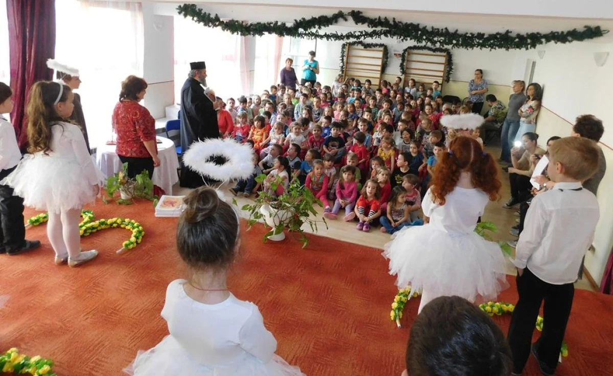(FOTO) PROGRAM ARTISTIC - RELIGIOS LA GRĂDINIŢA „PALATUL FERMECAT“
