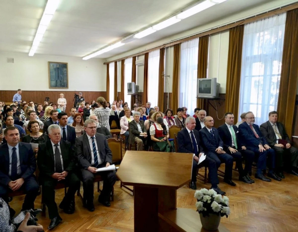 (FOTO) „Rădăcini și aripi", conferința pedagogilor români din Ungaria