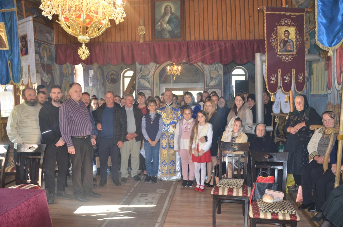 (FOTO) Sărbătoare dublă, la Biserica Creștină Ortodoxă din Măgulicea