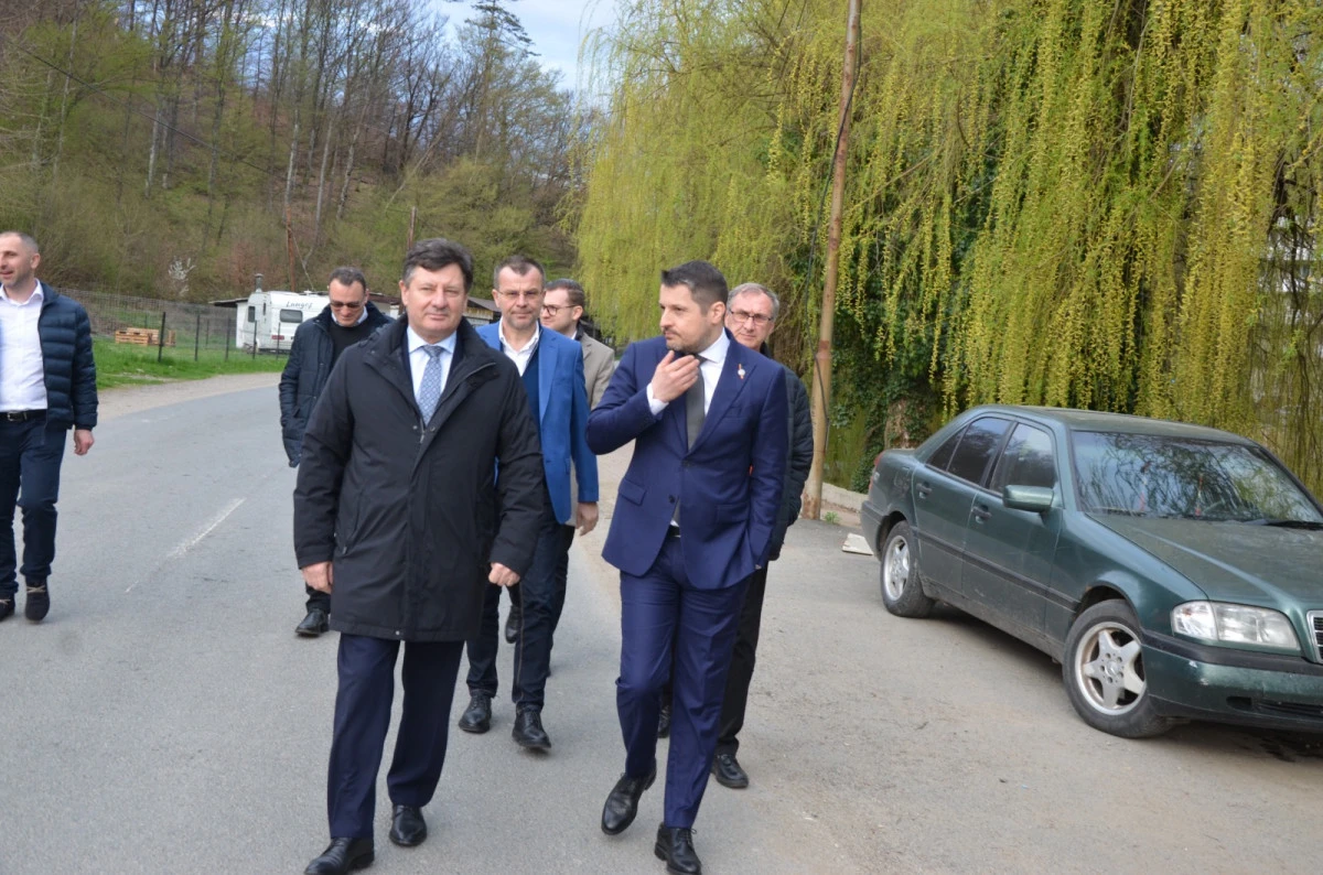 (FOTO) Sesiune de instruire a primarilor și secretarilor, în stațiunea Moneasa