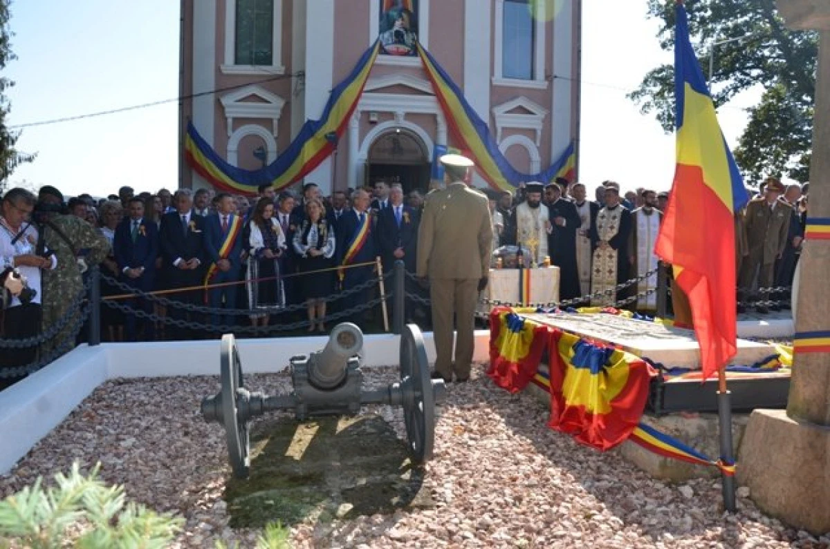 (FOTO) Țebea a îmbrăcat din nou straie de sărbătoare, în onoarea Crăișorului Munților, Avram Iancu