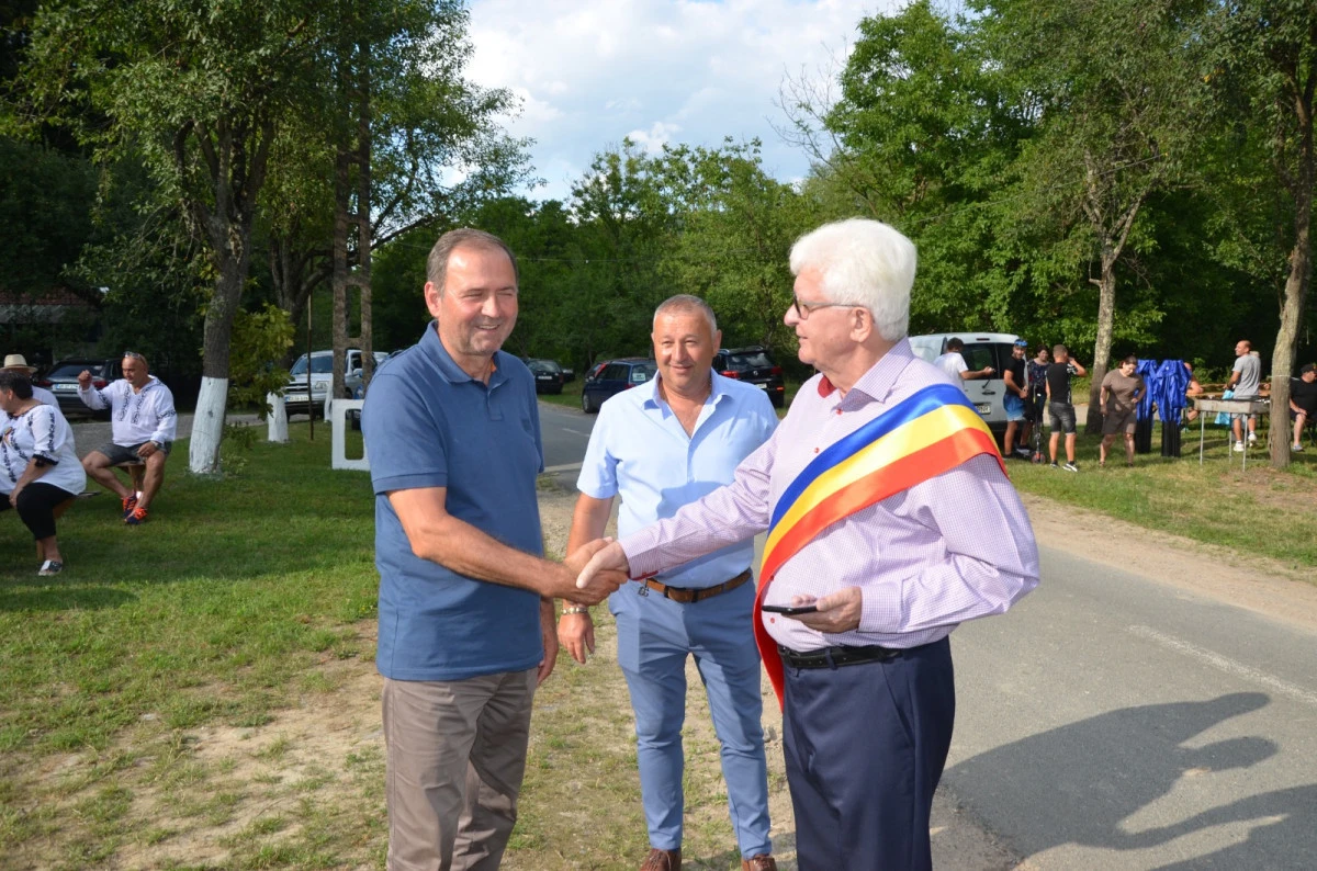 (FOTO) Tradiția merge mai departe: Nedeia de la Păiușeni, la a 35-a ediție
