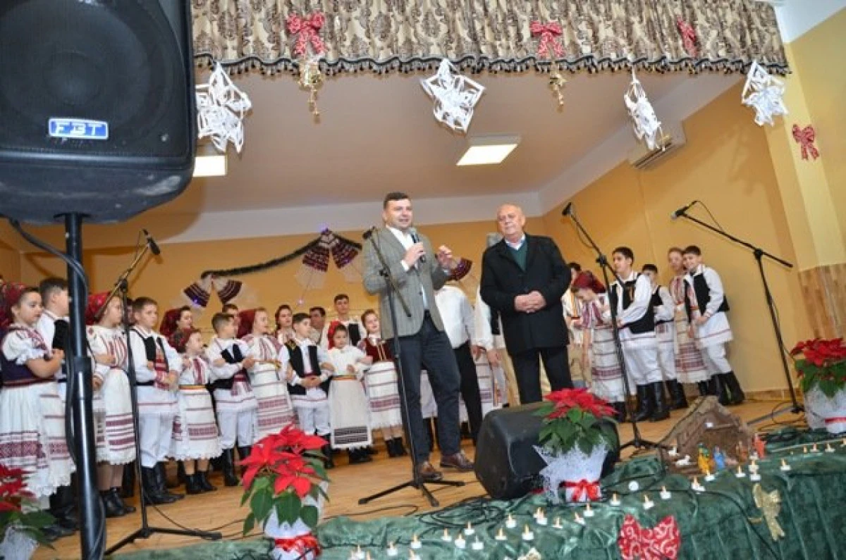 (FOTO) Un minunat spectacol de colinde a avut loc la Bârsa, în a doua zi de Crăciun