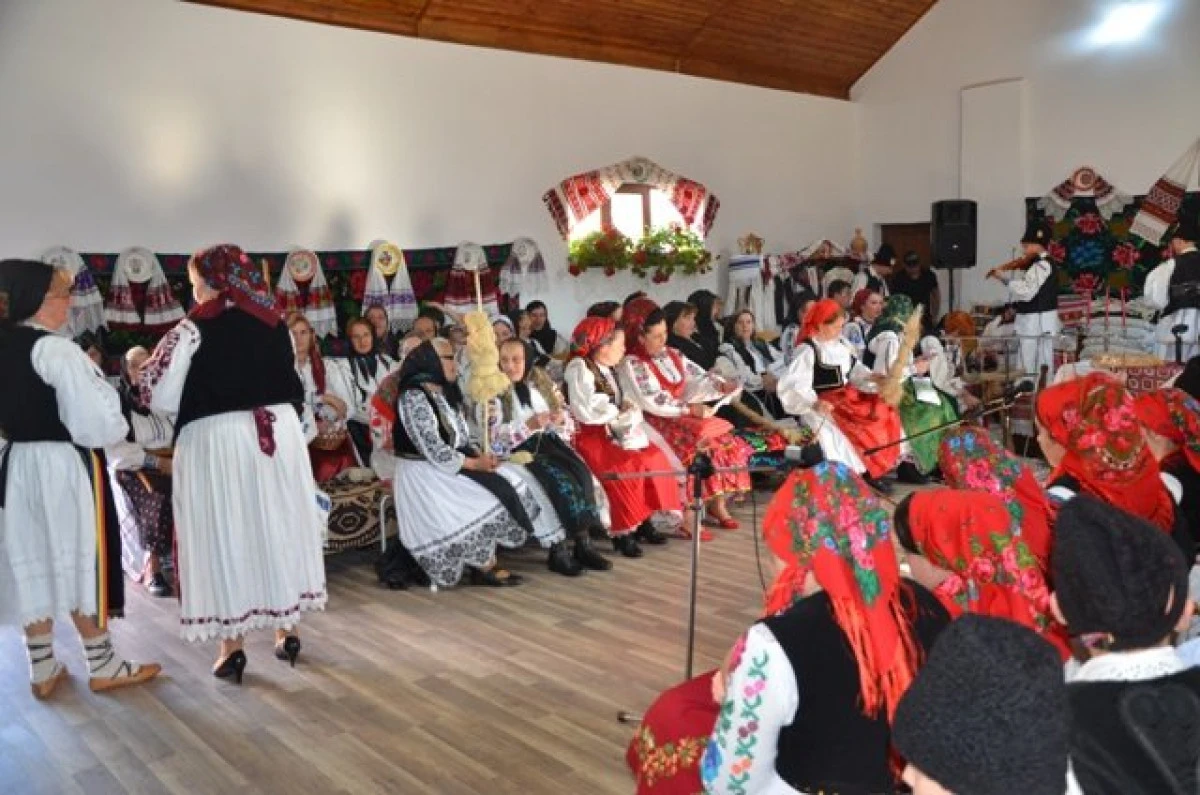 (FOTO) Un popor fără tradiții și obiceiuri, în timp, dispare ca nație