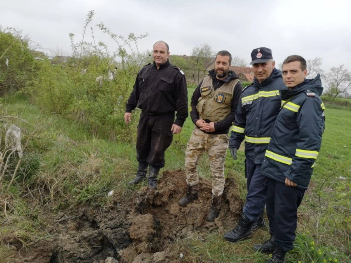 (FOTO) Un proiectil exploziv a fost distrus la marginea localității Târnova