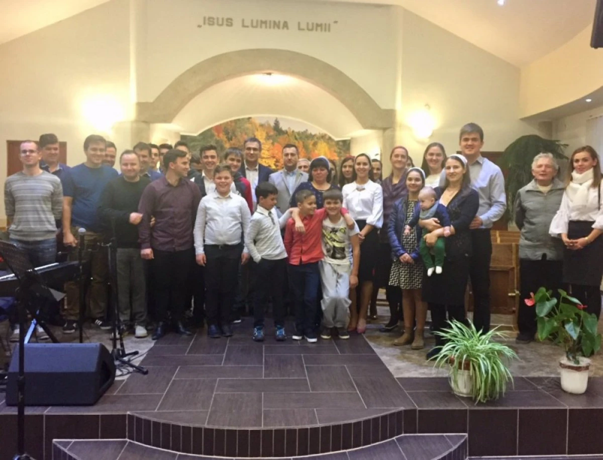 (FOTO) "Ziua mulţumirii" la comunitățile penticostale românești din Micherechi 