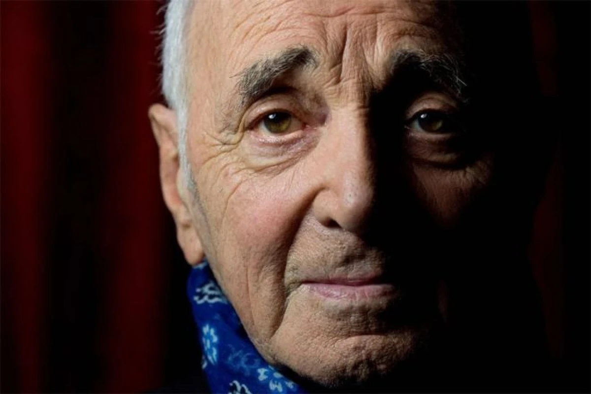 Franța îi va aduce un omagiu național lui Charles Aznavour
