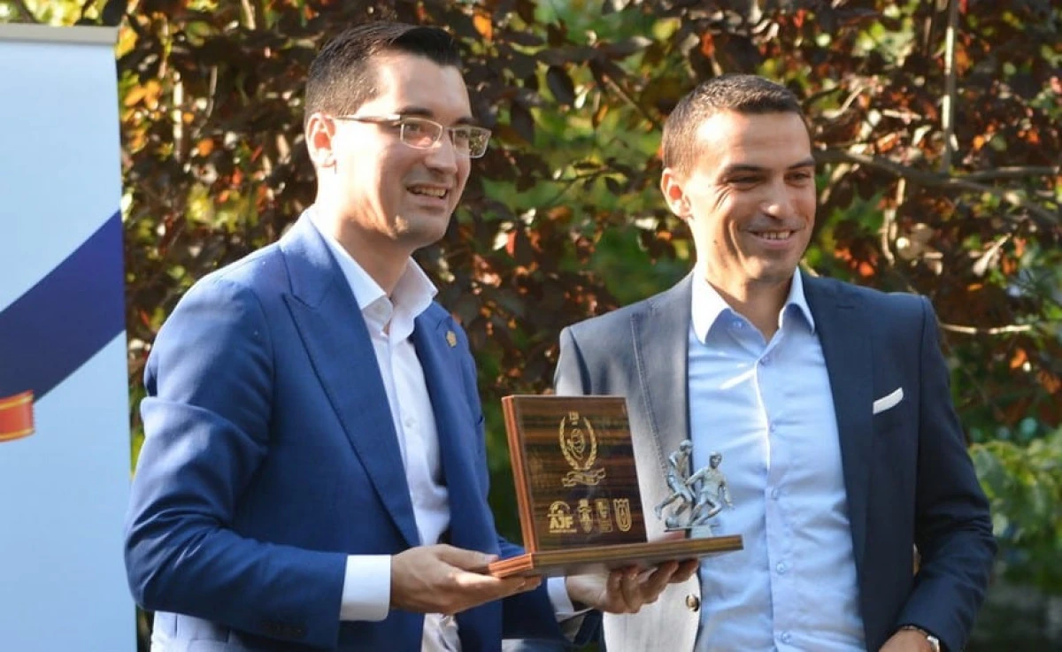 FRF îl confirmă pe Haţegan: "Poate fi atât parlamentar cât și arbitru!"