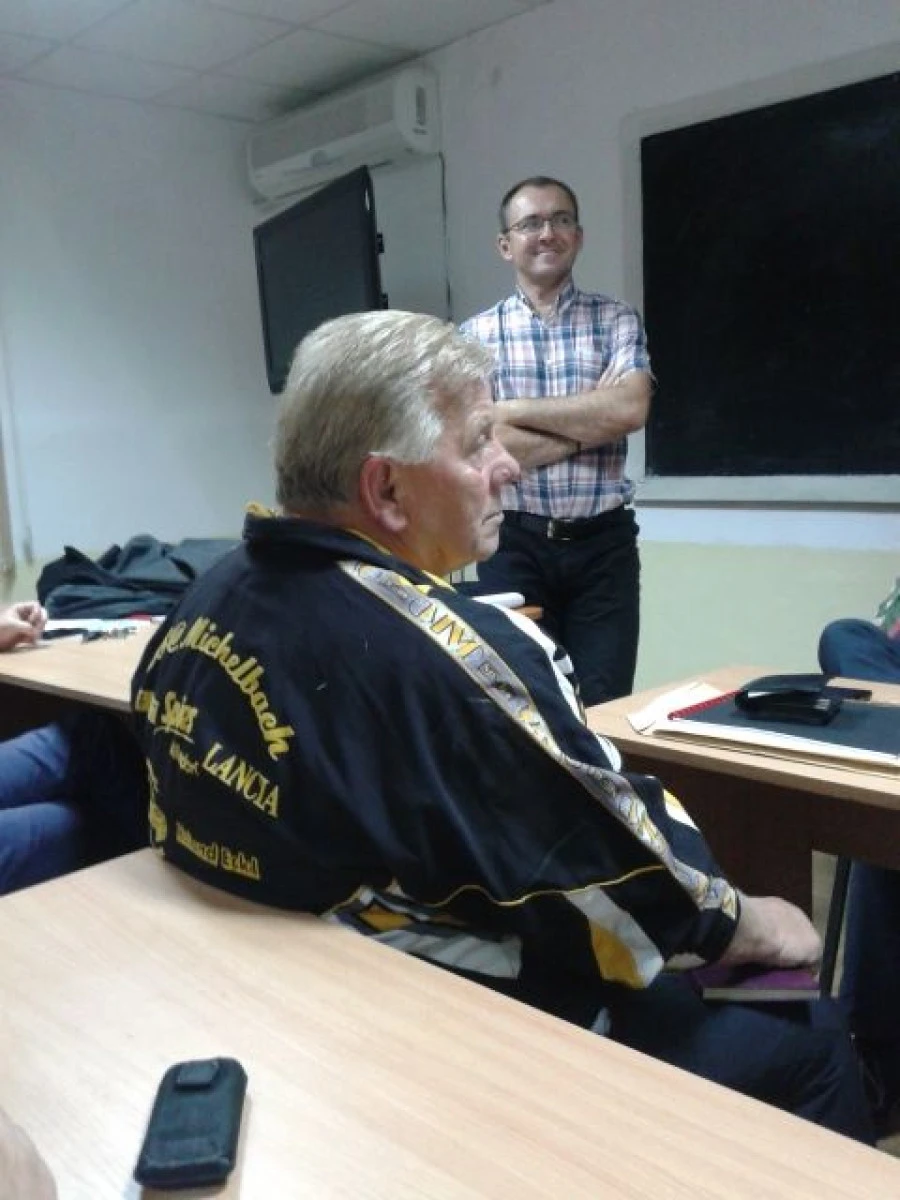GABI BIRO, PROFESIONIST PANA LA CAPAT