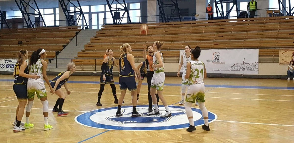"Galben-albastrele" au câştigat două sferturi cu campioana, dar Sepsi s-a impus clar în final
