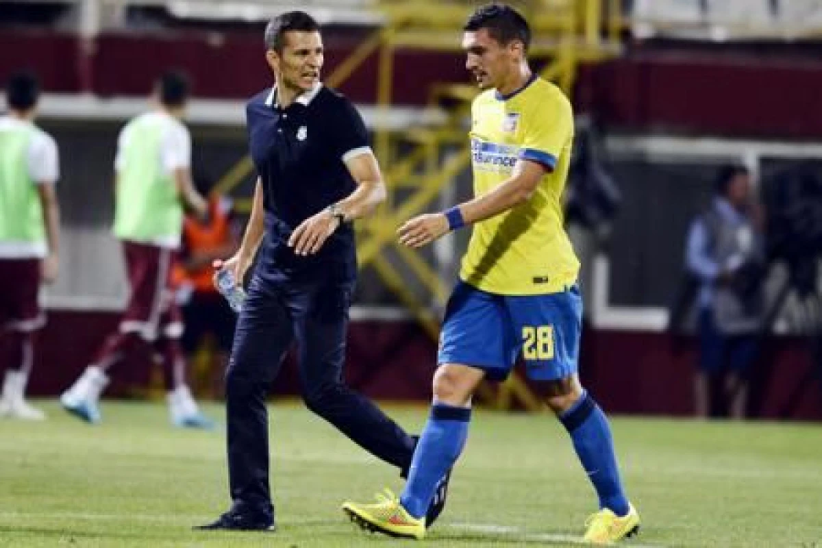 GALCA ASTEAPTA DE LA STEAUA O VICTORIE CLARA CU STROMSGODSET