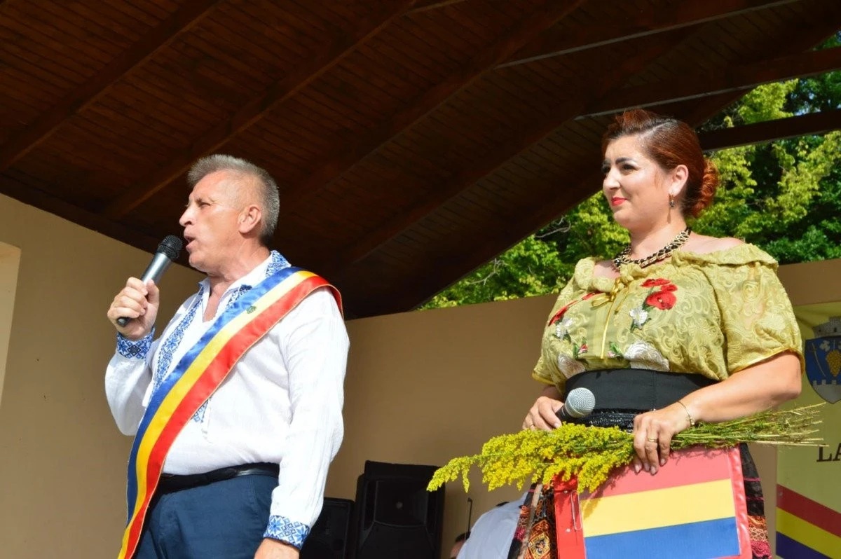 Garofiţa Popa: „Faptul că îmbrăcăm ia ne duce cu gândul la copilărie, istorie şi tradiţie”