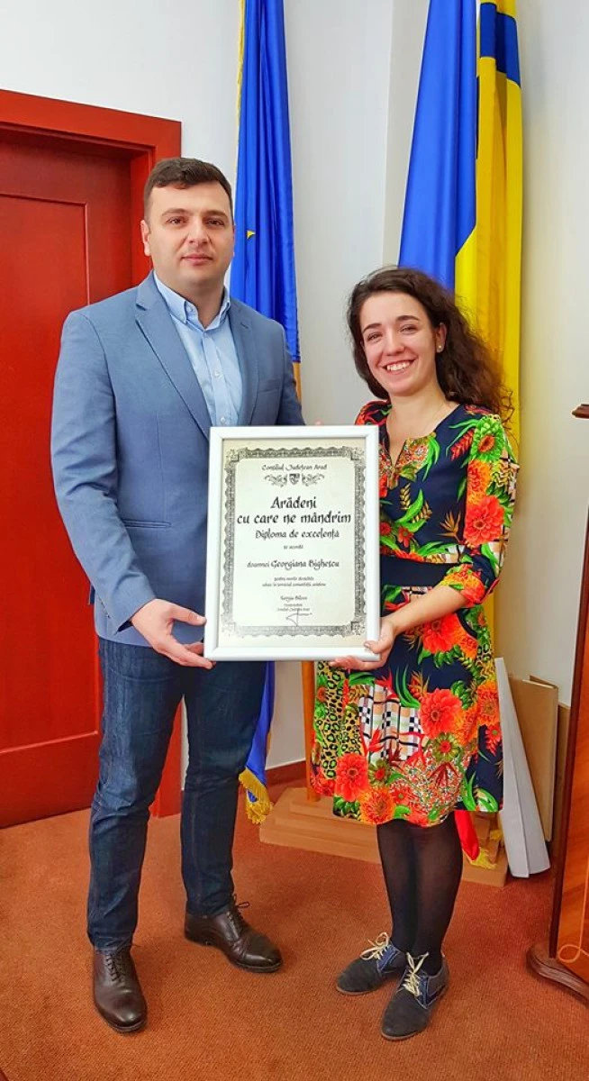 Georgiana Bighescu a primit distincţia „Arădeni cu care ne mândrim”