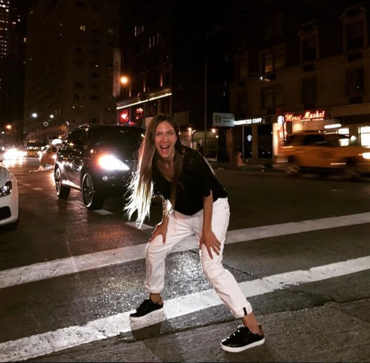GESTUL INCONSTIENT CARE O PUTEA COSTA VIATA PE ADELA POPESCU. S-A INTAMPLAT IN NEW YORK, CHIAR IN LUNA DE MIERE