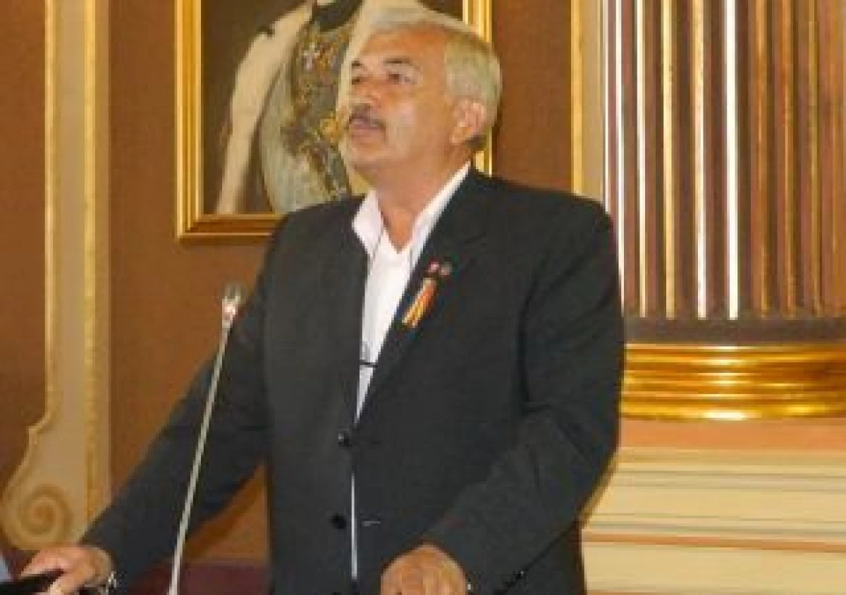 GHEORGHE SAPLACAN: "PRIMARIA SA CLARIFICE DEMISIA DIRECTORULUI TAMAS"