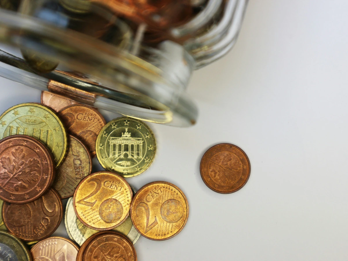 Ghidul educației financiare: 6 greșeli care îți afectează stabilitatea financiară și cum le poți evita