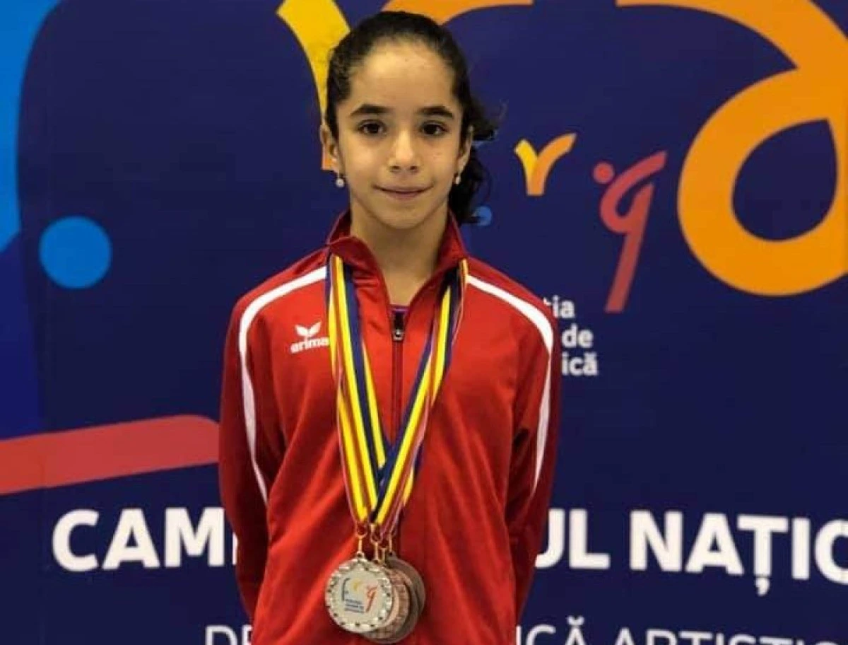 Gimnasta arădeană Ayiana Marinescu, cvadruplă medaliată naţională la junioare II!