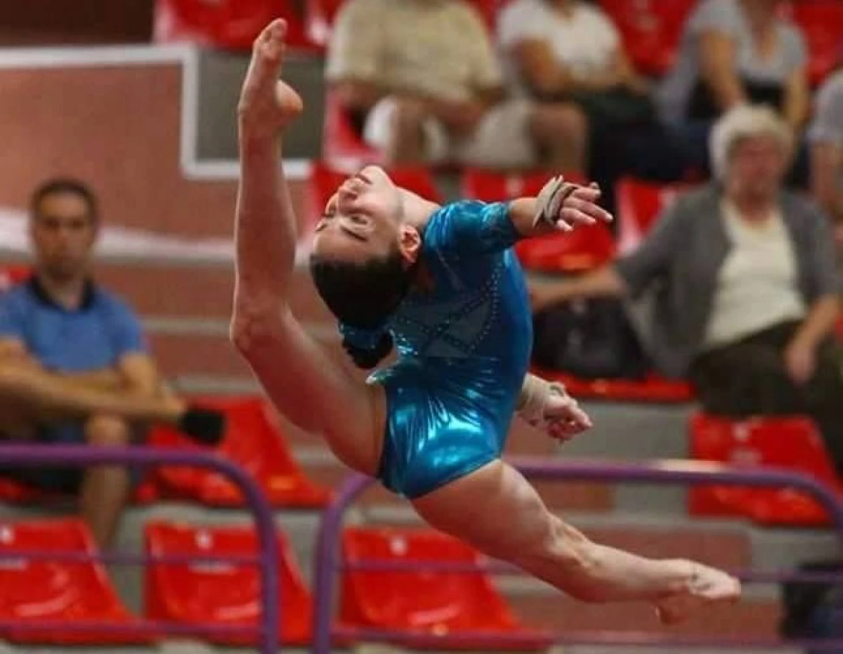GIMNASTA ARADEANA IULIA BERAR PROMITE MEDALII NATIONALE IN TOAMNA