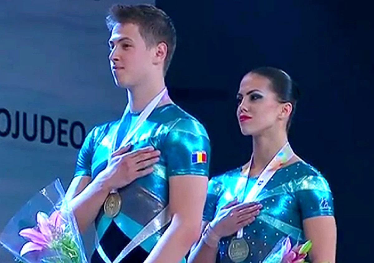GIMNASTUL ARADEAN MARIUS PETRUSE A CUCERIT TITLUL MONDIAL LA AEROBIC, ALATURI DE BIANCA BECZE!